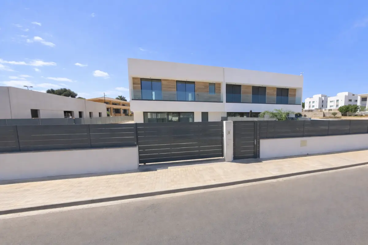 Vivienda pareada con piscina